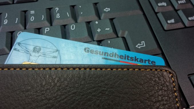 Gesundheitskarte im Geldbeutel